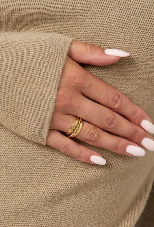 Triple rings ring