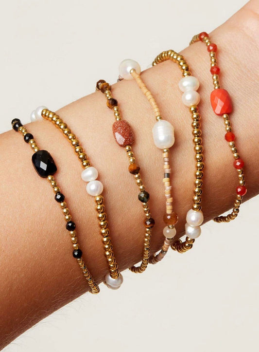 Armband met zwarte vierkante steen